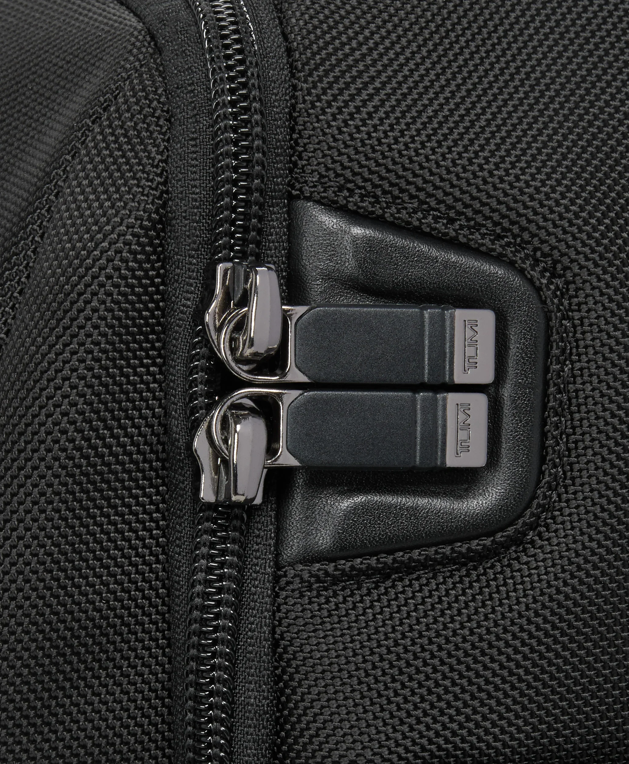 Tumi Alpha Large 17" Briefcase - Image 6